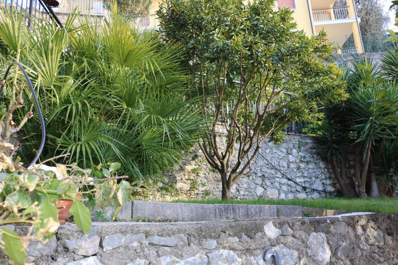 Le Due Terrazze Villa Brenzone sul Garda Luaran gambar